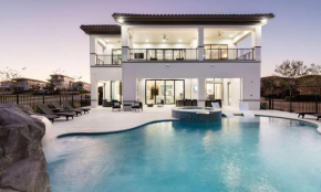 Deluxe 8 Bdrm Mansion with Swim up Bar and Pool Slide at Reunion
